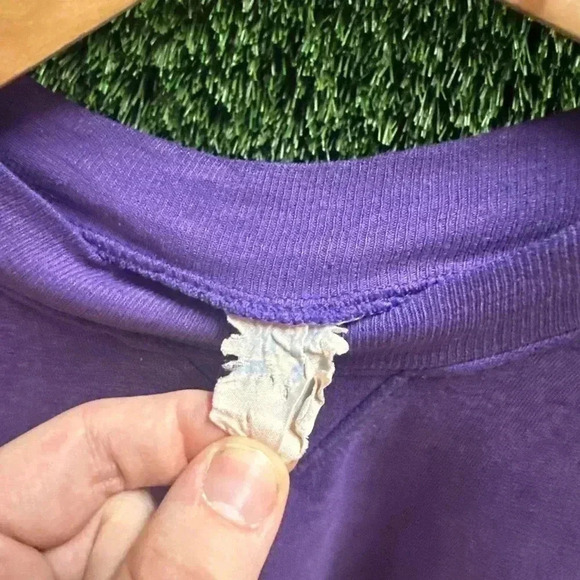 Vintage 1980s Purple Faded Quebec Crest Crewneck - Picture 3 of 4